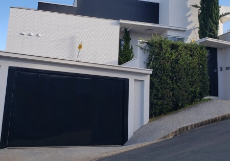 Excelente Casa no Bairro Altaville