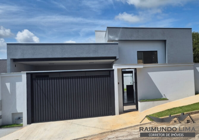 Excelente Casa no Bairro Parque Real