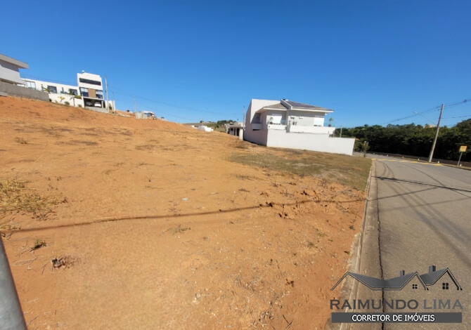 Excelente Lote plano no Condomínio Las Palmas