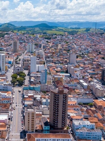 Sobre o corretor de imóveis Raimundo Lima