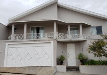 Excelente Casa no Bairro Altaville