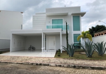 Excelente Casa no Condomínio Fechado
